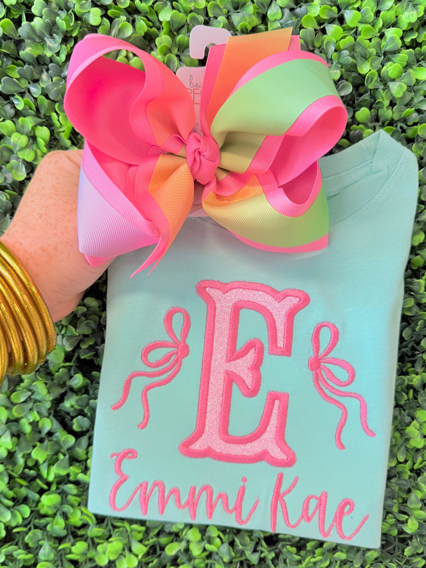 With a bow on the side appliqué tee