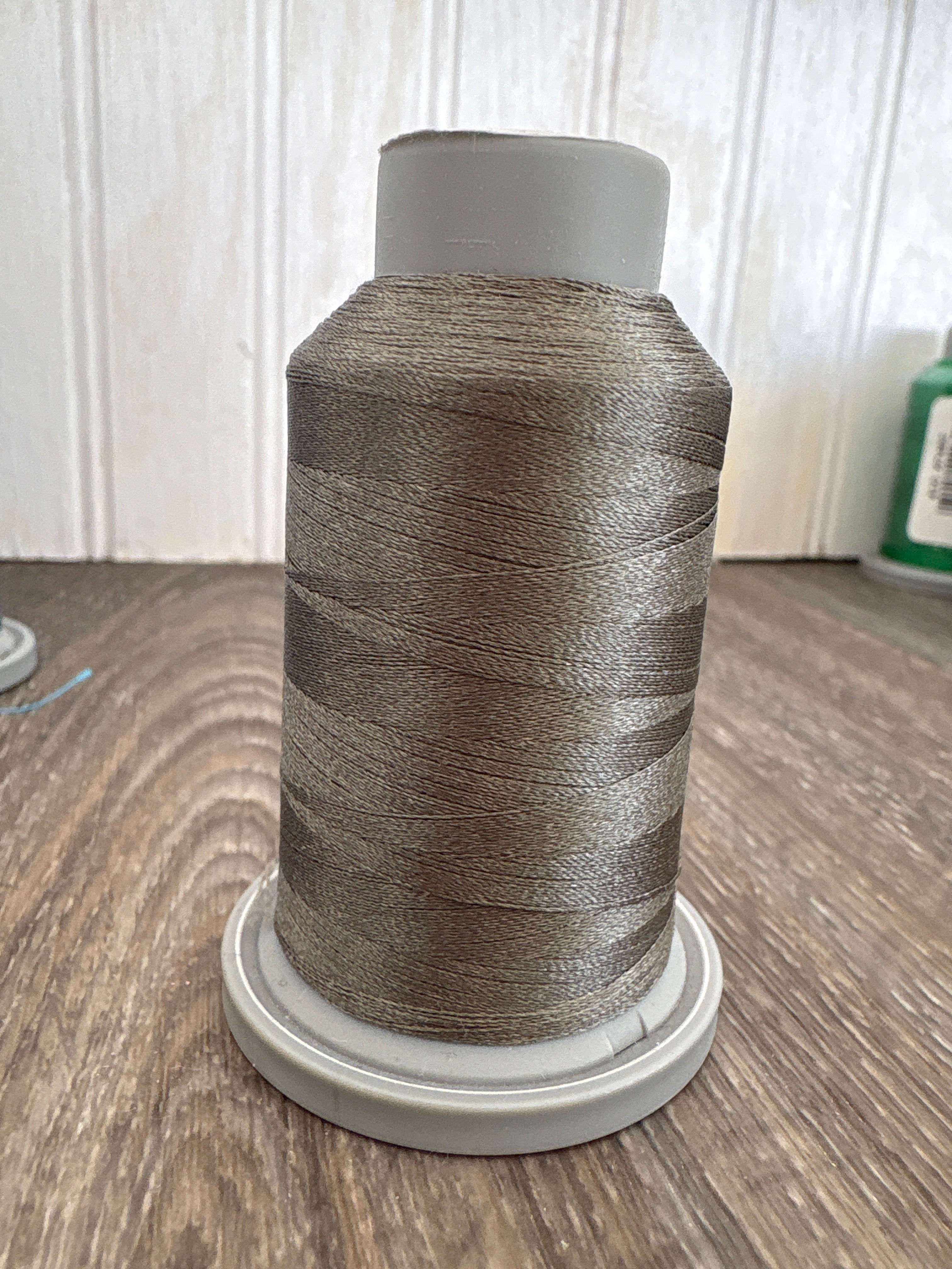 Neutral Threads