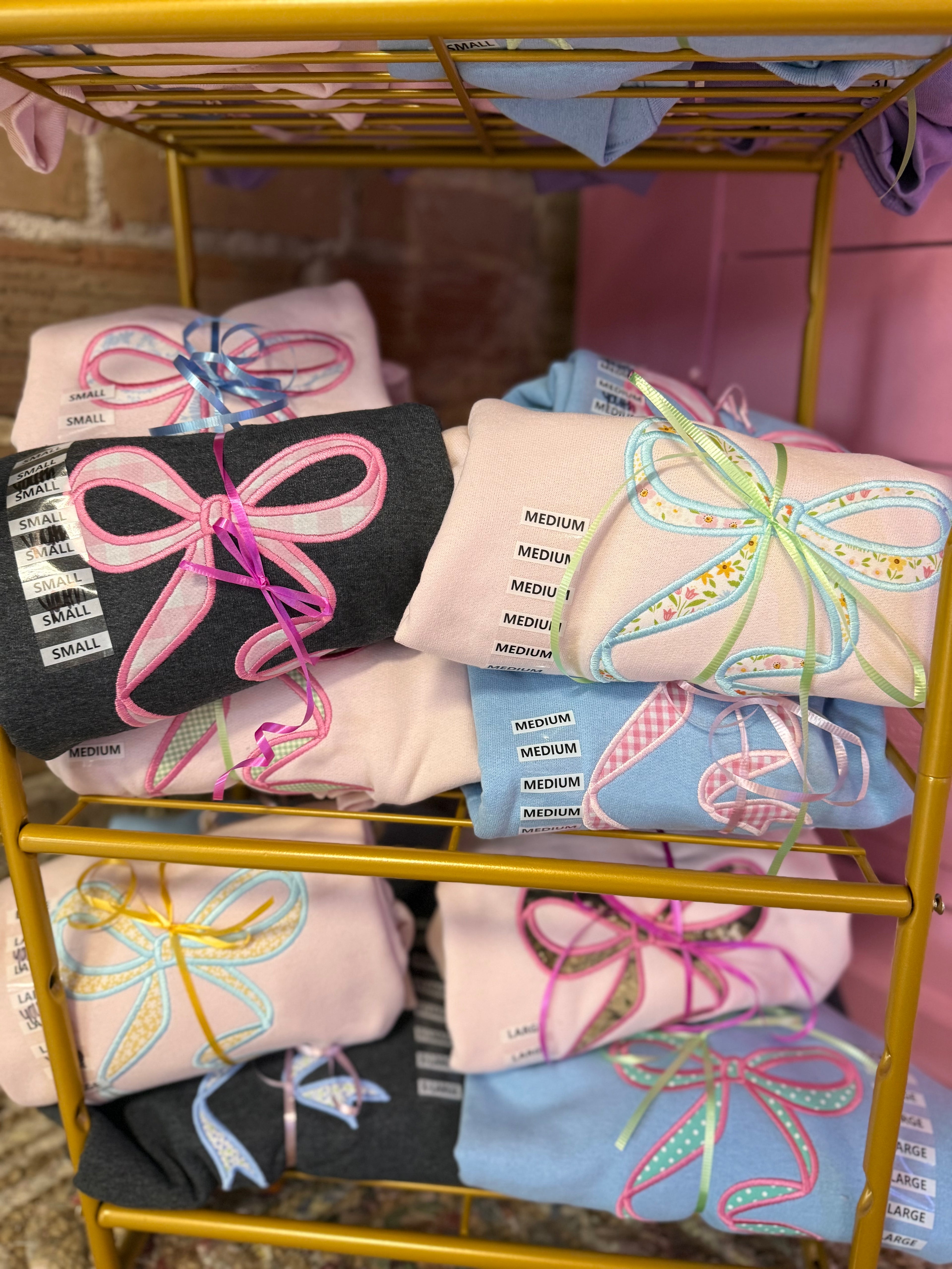 Mystery Bow APPLIQUE sweatshirt
