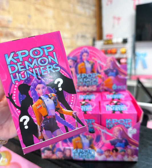 K pop blind box